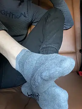 Snapshot of bmwe71 chatting on October 2, 2025, 1:36 pm bmwe71 online show from October 2, 2025, 1:36 pm