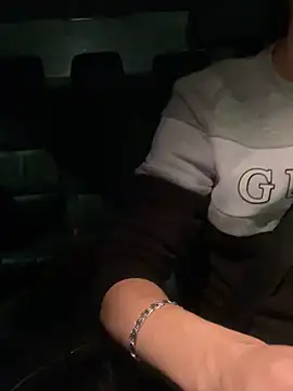 Snapshot of bmwe71 chatting on September 20, 2025, 6:13 pm bmwe71 online show from September 20, 2025, 6:13 pm