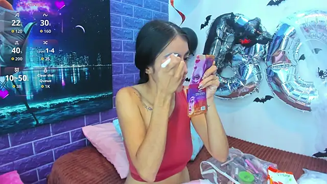 Cora 222 online show from October 31, 2025, 11:18 am