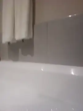 Snapshot of trickyOne chatting on December 20, 2025, 8:33 pm trickyOne online show from December 20, 2025, 8:33 pm