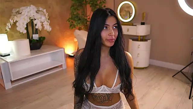 AishaaDevoe online show from November 3, 2025, 7:39 pm