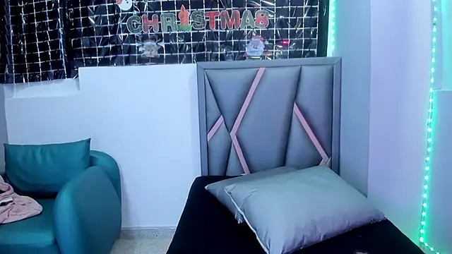 Snapshot of Sofia_villareal chatting on December 19, 2025, 12:51 pm Sofia villareal online show from December 19, 2025, 12:51 pm