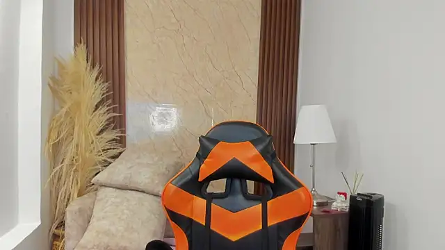 Thais kim online show from April 18, 2026, 3:36 pm