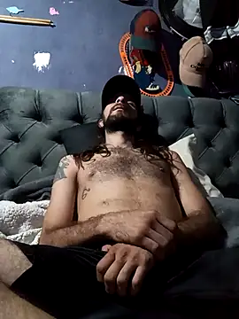Snapshot of hairy_mannn chatting on December 22, 2025, 5:13 pm hairy mannn online show from December 22, 2025, 5:13 pm