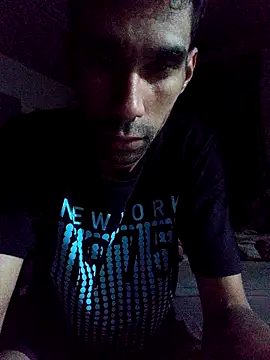 Snapshot of Dedede32 chatting on May 15, 2026, 11:36 pm Dedede32 online show from May 15, 2026, 11:36 pm