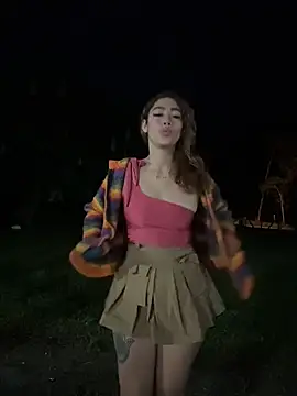 roxyrougee online show from April 18, 2026, 10:17 am