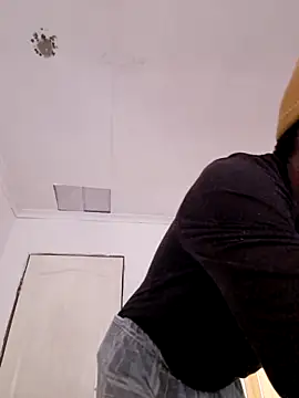 xtraboyy online show from October 28, 2025, 10:14 am