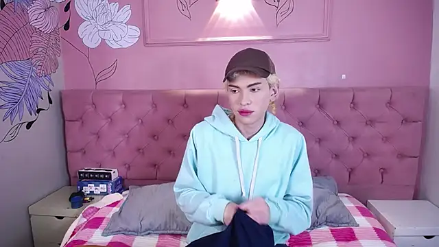 Aaron Fordd online show from December 16, 2025, 12:42 pm