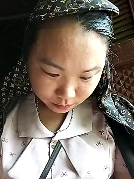 may-squirl online show from October 20, 2025, 2:24 am