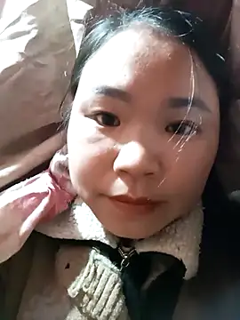 may-squirl online show from November 14, 2025, 3:21 am