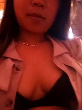 may-squirl online show from November 28, 2025, 4:23 am