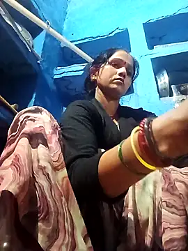 Jooli xx online show from February 26, 2026, 2:39 pm