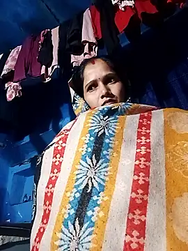 Jooli xx online show from November 4, 2025, 4:22 pm