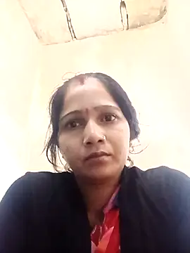 Snapshot of Jooli_xx chatting on May 6, 2026, 3:32 am Jooli xx online show from May 6, 2026, 3:32 am