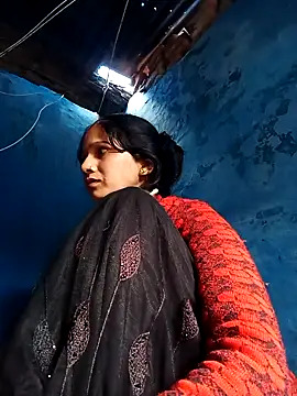 Jooli xx online show from February 3, 2026, 4:10 am