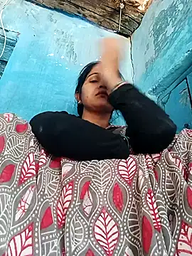 Jooli xx online show from April 13, 2026, 3:43 am