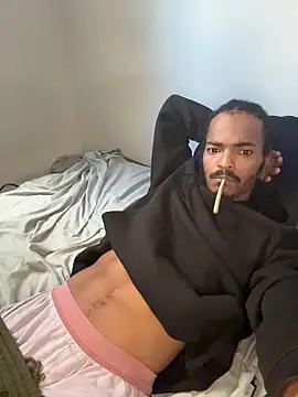 Snapshot of TRILLAHUNG chatting on October 10, 2025, 2:40 pm TRILLAHUNG online show from October 10, 2025, 2:40 pm