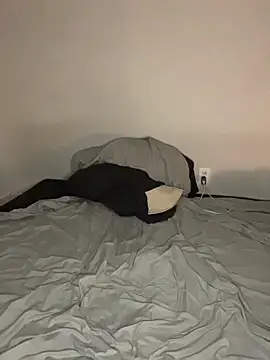 Snapshot of TRILLAHUNG chatting on October 12, 2025, 12:12 am TRILLAHUNG online show from October 12, 2025, 12:12 am