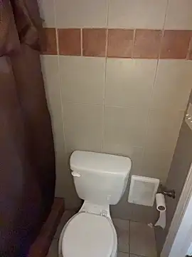 TRILLAHUNG online show from December 15, 2025, 9:09 pm