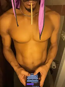 Snapshot of TRILLAHUNG chatting on November 22, 2025, 10:08 pm TRILLAHUNG online show from November 22, 2025, 10:08 pm