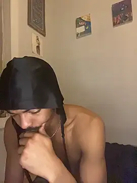 Snapshot of TRILLAHUNG chatting on November 18, 2025, 3:43 am TRILLAHUNG online show from November 18, 2025, 3:43 am