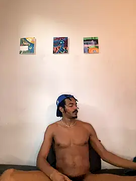 Snapshot of TRILLAHUNG chatting on September 15, 2025, 10:54 pm TRILLAHUNG online show from September 15, 2025, 10:54 pm