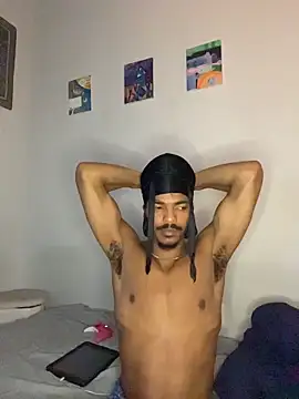 Snapshot of TRILLAHUNG chatting on October 13, 2025, 2:46 am TRILLAHUNG online show from October 13, 2025, 2:46 am