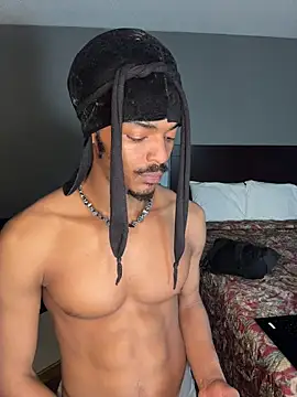 TRILLAHUNG online show from March 4, 2026, 11:01 pm