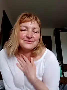 LiluLiluLilu online show from April 16, 2026, 6:47 am