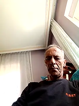 Snapshot of Meliwem12 chatting on May 11, 2026, 8:05 am Meliwem12 online show from May 11, 2026, 8:05 am