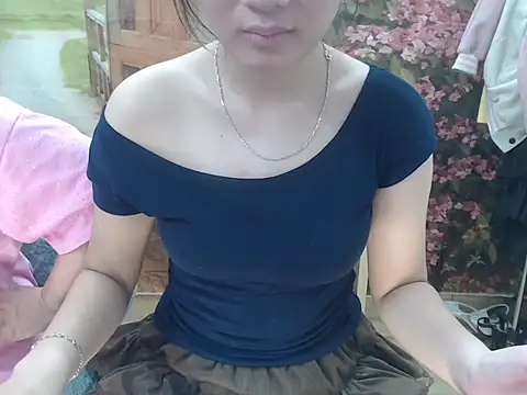 Inomi 2k online show from October 23, 2025, 2:16 pm