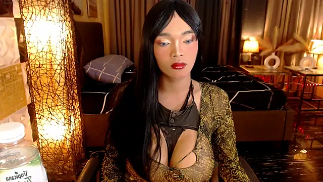 BigCockKharlaTS online show from November 18, 2025, 8:23 pm