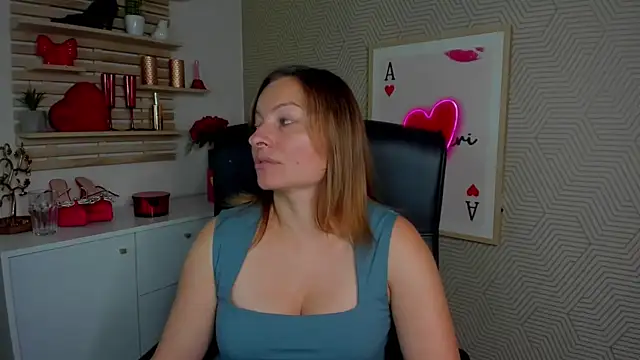 angelaSamt online show from July 9, 2026, 5:52 am