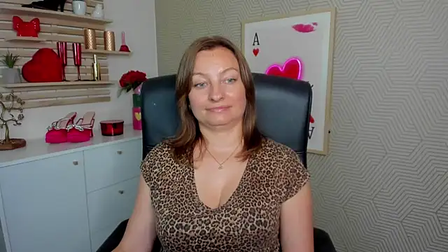 angelaSamt online show from July 14, 2026, 10:21 am
