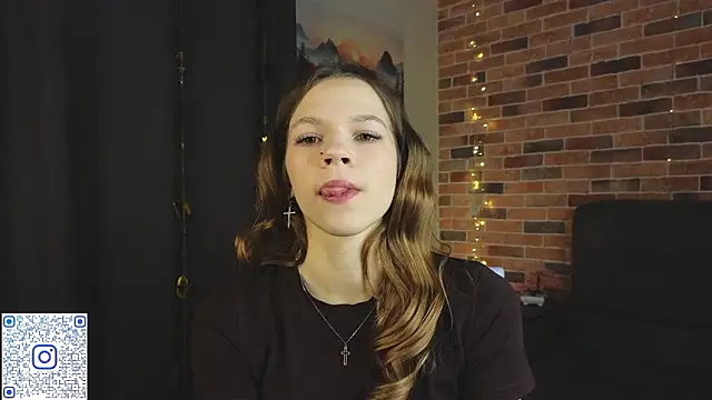 Snapshot of VelvetRisque chatting on March 1, 2026, 6:35 am VelvetRisque online show from March 1, 2026, 6:35 am