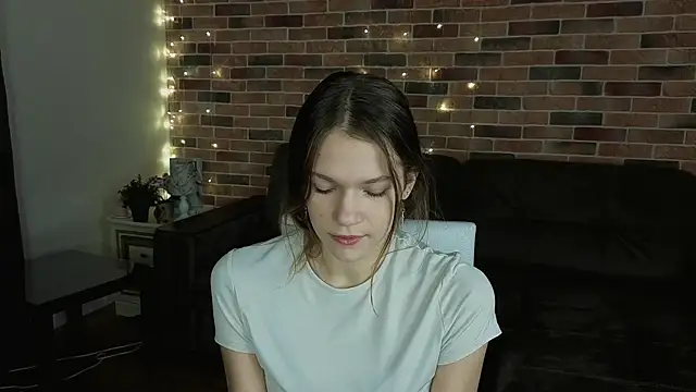 Snapshot of VelvetRisque chatting on January 12, 2026, 6:31 am VelvetRisque online show from January 12, 2026, 6:31 am