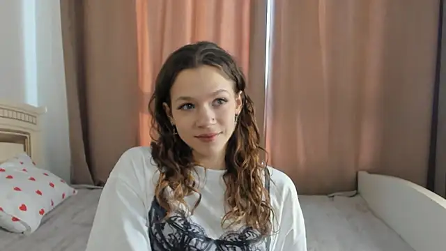 Snapshot of VelvetRisque chatting on February 6, 2026, 6:31 am VelvetRisque online show from February 6, 2026, 6:31 am