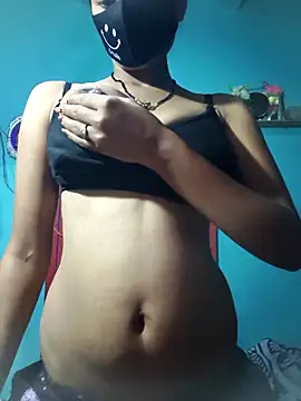 posewith online show from October 15, 2025, 8:50 pm