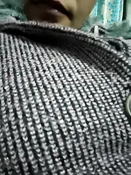 posewith online show from November 17, 2025, 6:34 pm