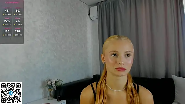 Snapshot of NaughtySeraphine chatting on September 24, 2025, 6:31 am NaughtySeraphine online show from September 24, 2025, 6:31 am