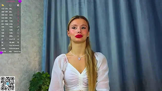 NaughtySeraphine online show from March 3, 2026, 5:03 am