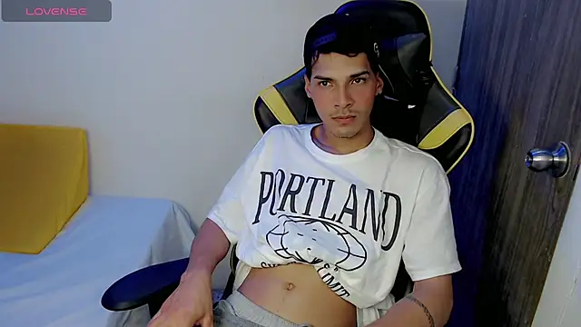 Snapshot of yankees_ chatting on October 1, 2025, 3:44 am yankees online show from October 1, 2025, 3:44 am