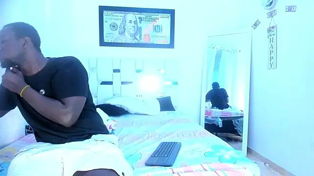 lucas manzon online show from November 26, 2025, 2:06 pm