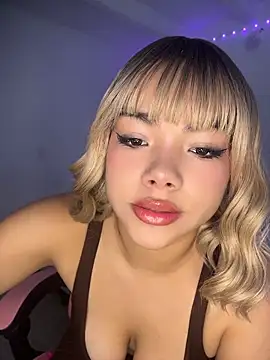 Dakota-Lona online show from June 3, 2026, 9:41 pm