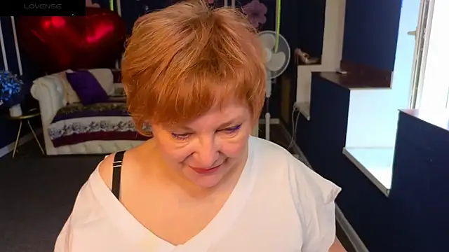 Kira Kenett online show from June 2, 2026, 5:40 am