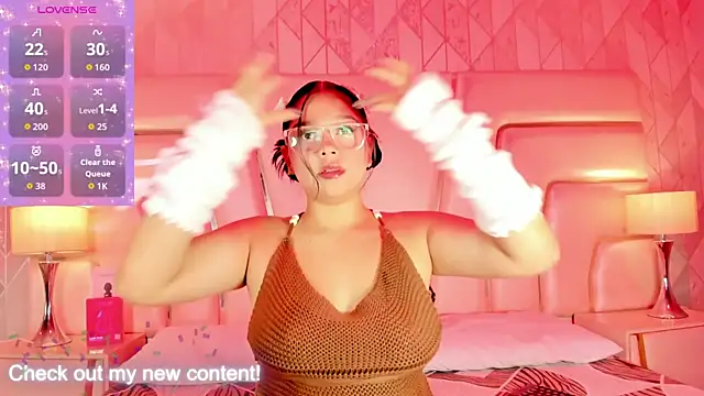 Snapshot of HatsaJones chatting on February 12, 2026, 4:12 am HatsaJones online show from February 12, 2026, 4:12 am