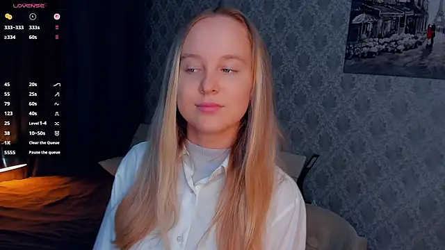 Snapshot of SoonMoor chatting on September 26, 2025, 5:20 pm SoonMoor online show from September 26, 2025, 5:20 pm