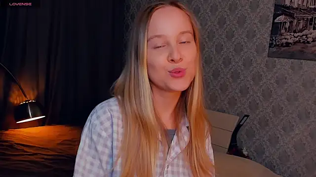 Snapshot of SoonMoor chatting on September 30, 2025, 5:19 pm SoonMoor online show from September 30, 2025, 5:19 pm