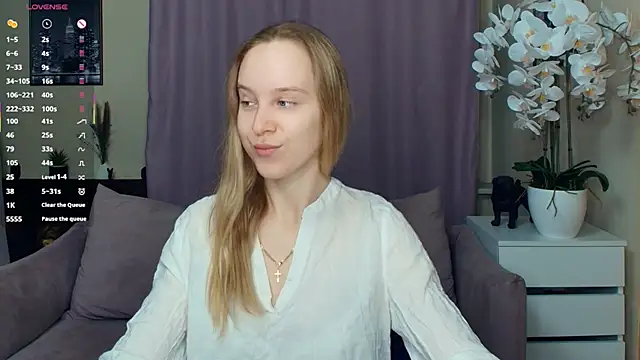 Snapshot of SoonMoor chatting on February 19, 2026, 7:11 pm SoonMoor online show from February 19, 2026, 7:11 pm