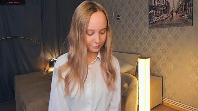 Snapshot of SoonMoor chatting on October 31, 2025, 5:09 pm SoonMoor online show from October 31, 2025, 5:09 pm